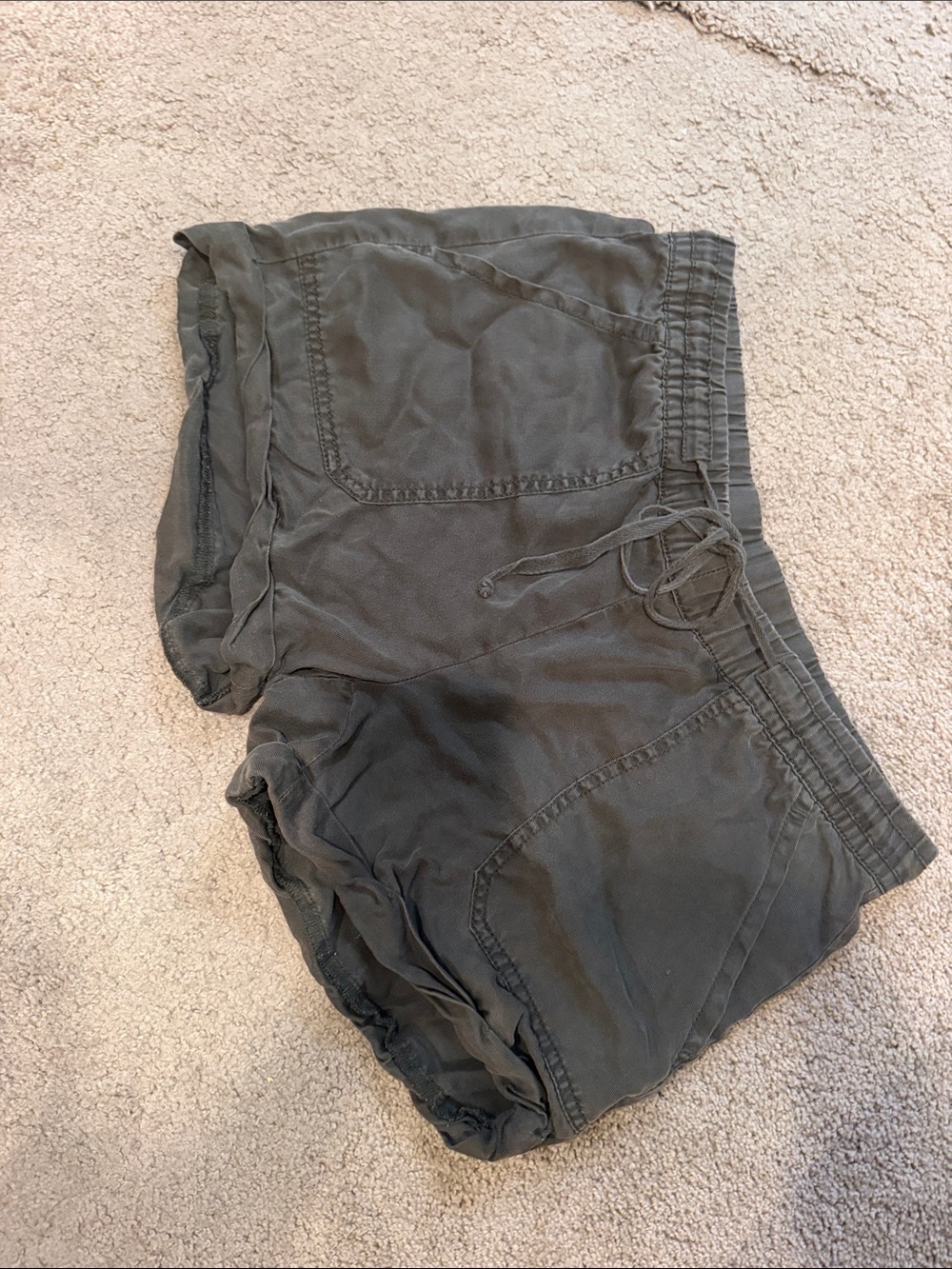 Black swan Casual Elastic-Waist Utility Shorts in Olive